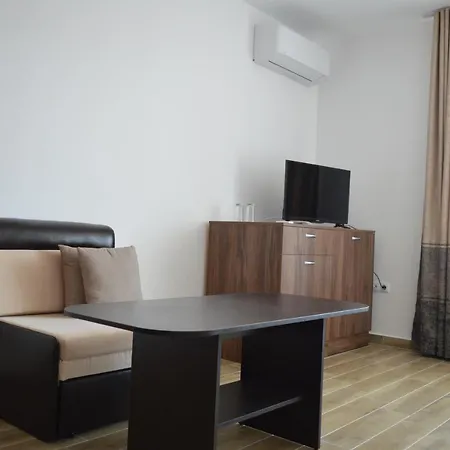 Summerhouse * Lozenets