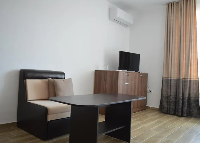 Summerhouse * Lozenets