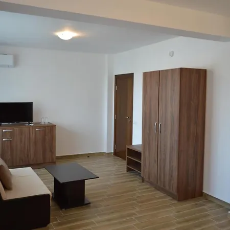 Summerhouse 洛泽内茨