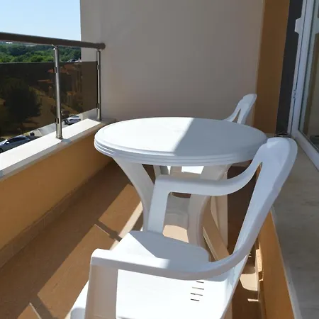 Summerhouse * Lozenets
